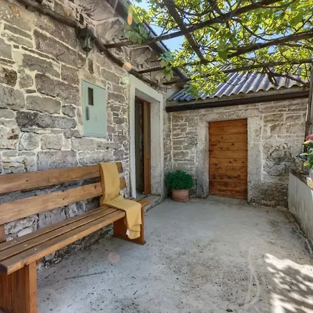 Haus Ana