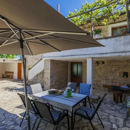 Haus Ana Willa Mali Jezenj