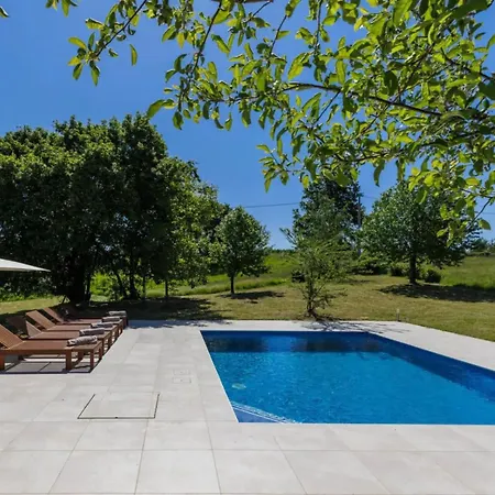 Haus Ana Mali Jezenj