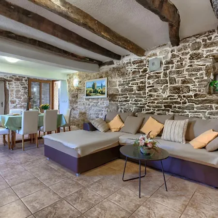 Haus Ana Mali Jezenj